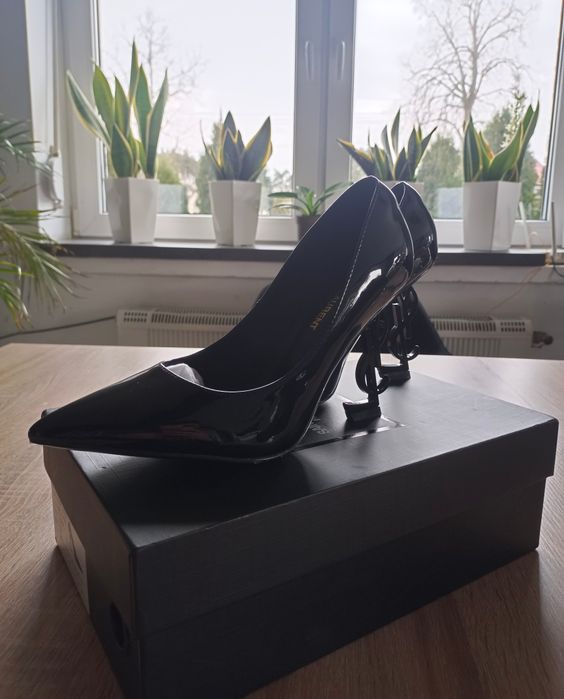 Szpilki YSL nowe