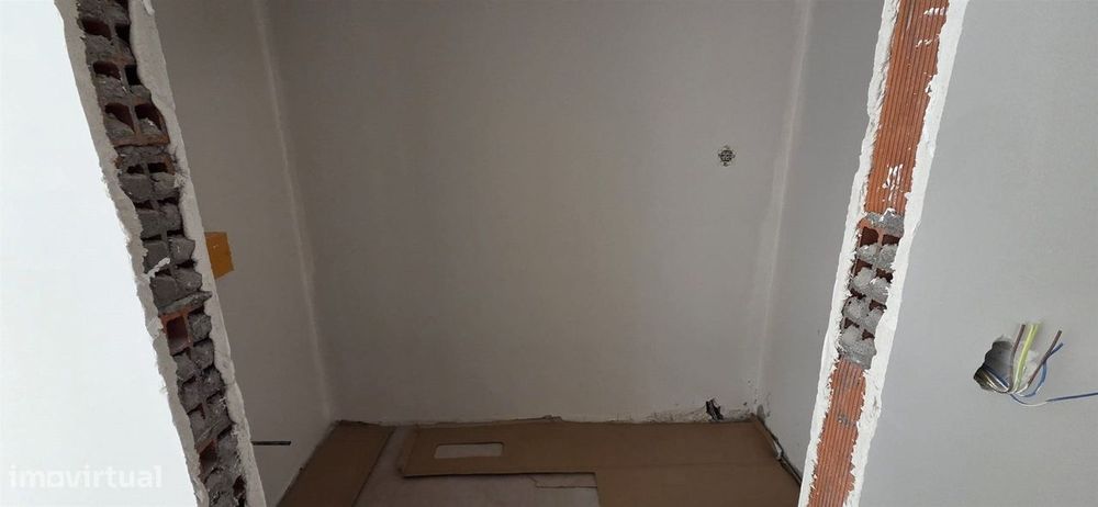 T2 Novo com Varanda e Garagem em Nogueira, Braga | 359.000 €