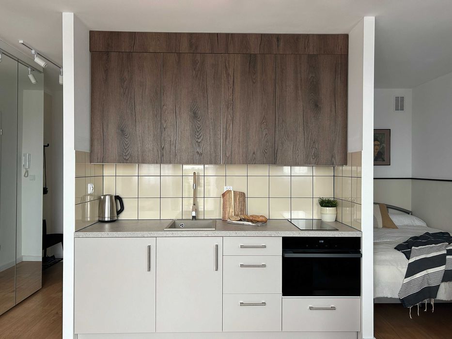 Kawalerka - świetna lokalizacja, idealny stan - najem (Winiary/Sołacz)