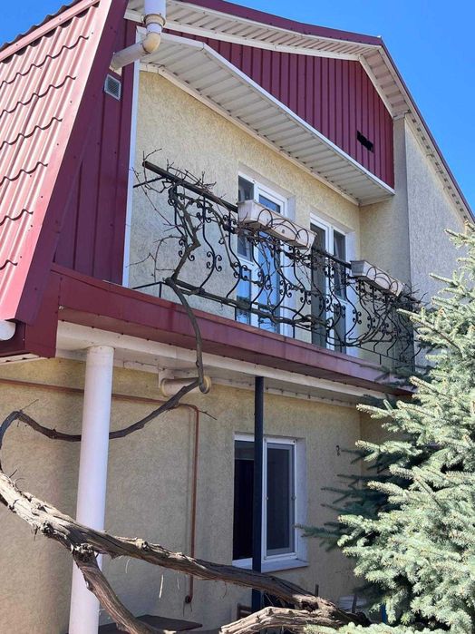 Продаж • 2х приватних будинків • 242 м² • 22 сотки • альтанка, бесейн, плодовий сад, прибутковий бізнес • Корабельний район • #503