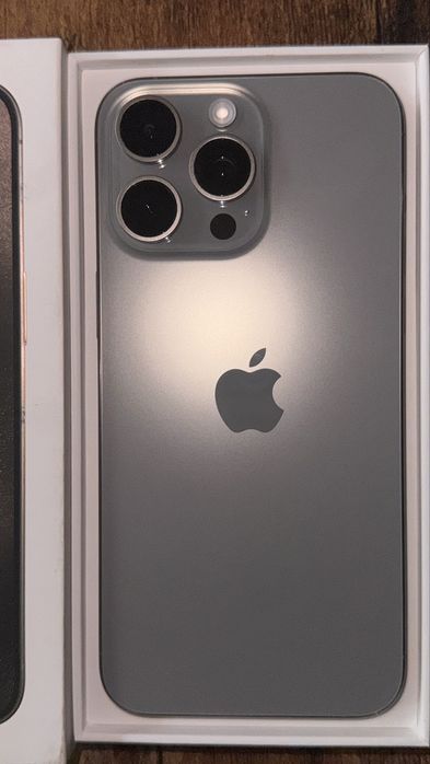 iPhone 15 Pro Max 256 GB Naturalny Tytan Apple Certified Refurbished