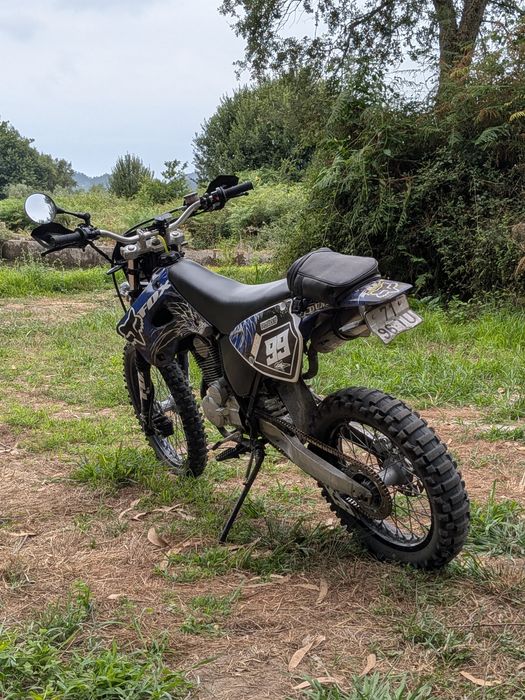AJP PR4 200cc (125cc de livrete)