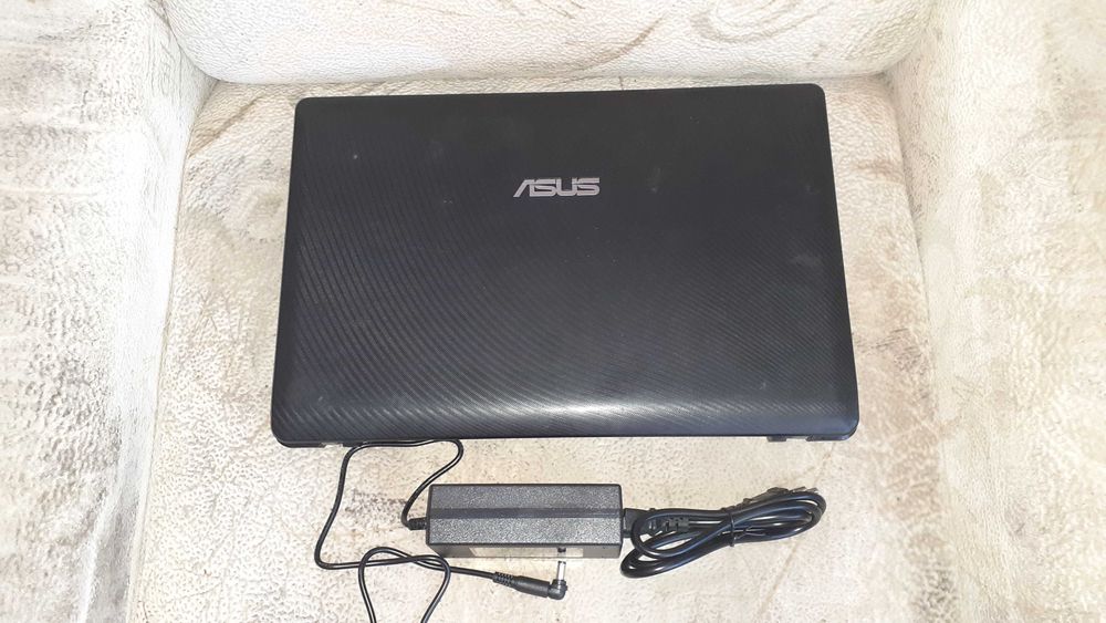 Ноутбук ASUS Core i3-2.27 ГГц 4-ядра, 4гб, 500гб,видеокарта Radeon HD 6300 Для учебы. интернета