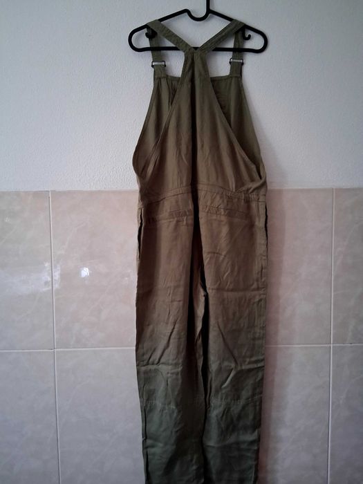 Macacão Denim Co.,com blusa Usa Pro e camisola Lefties.