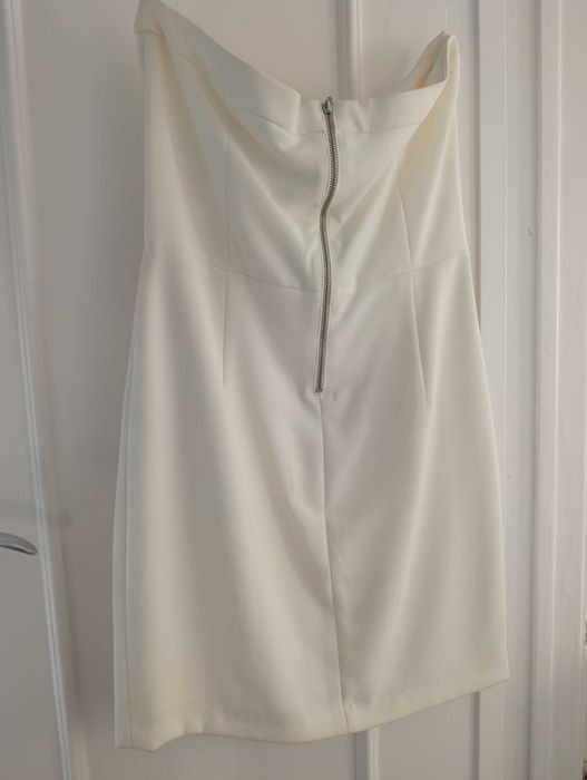 Vestido branco pérola elegante