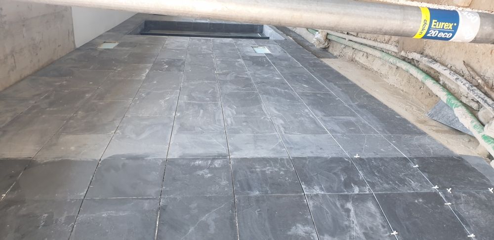 Parede em ardosia preta