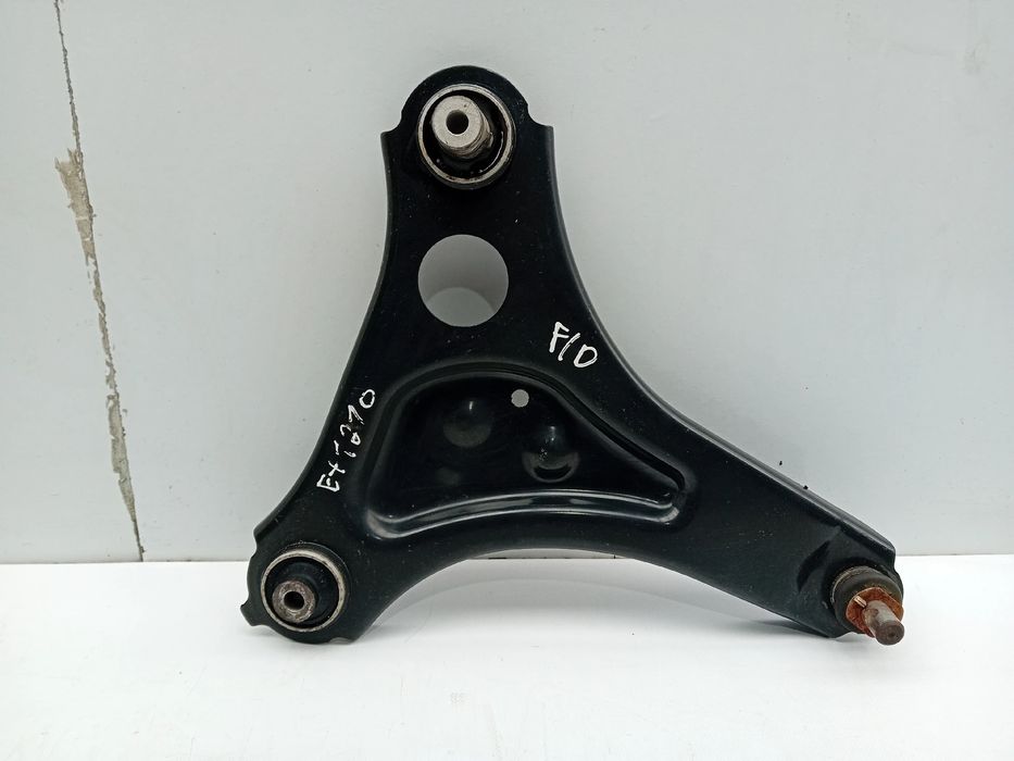 Braço de suspensão frente direito RENAULT Twingo III (BCM_)