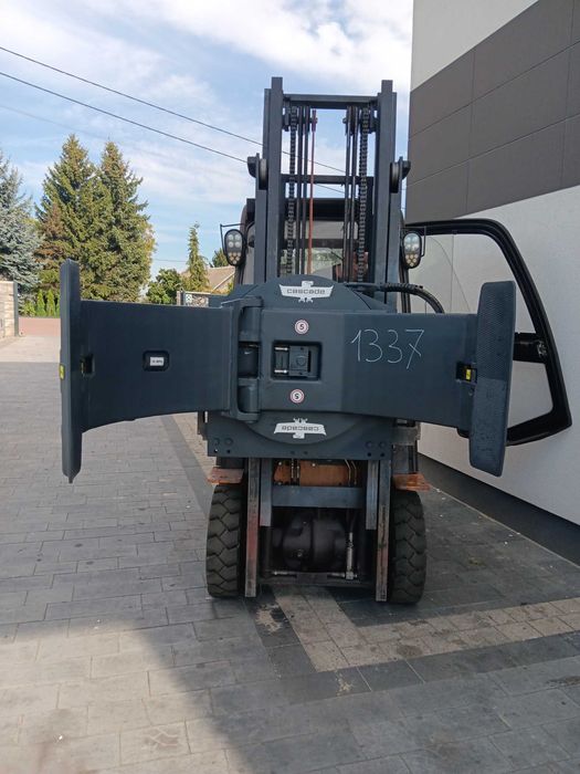 Cascade chwytak  do rol papieru 30F-RCF do wózka widłowego