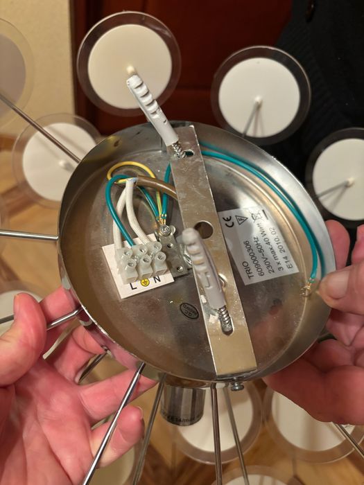 Lampa sufitowa nowoczesna – klosz dekoracyjny