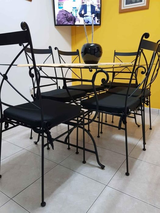 Mesa ferro fundido e 6 cadeiras