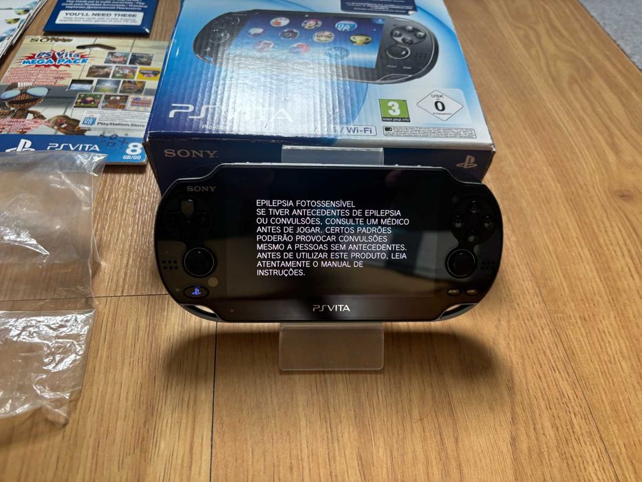 PS Vita Like New + Original Box + Accessories64752104503937122