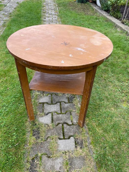 Stary stół drewniany, okrągły