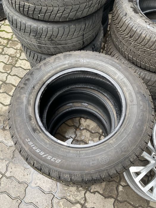 Шини 235 65R16C 115/113 Good Year Cargo Vector