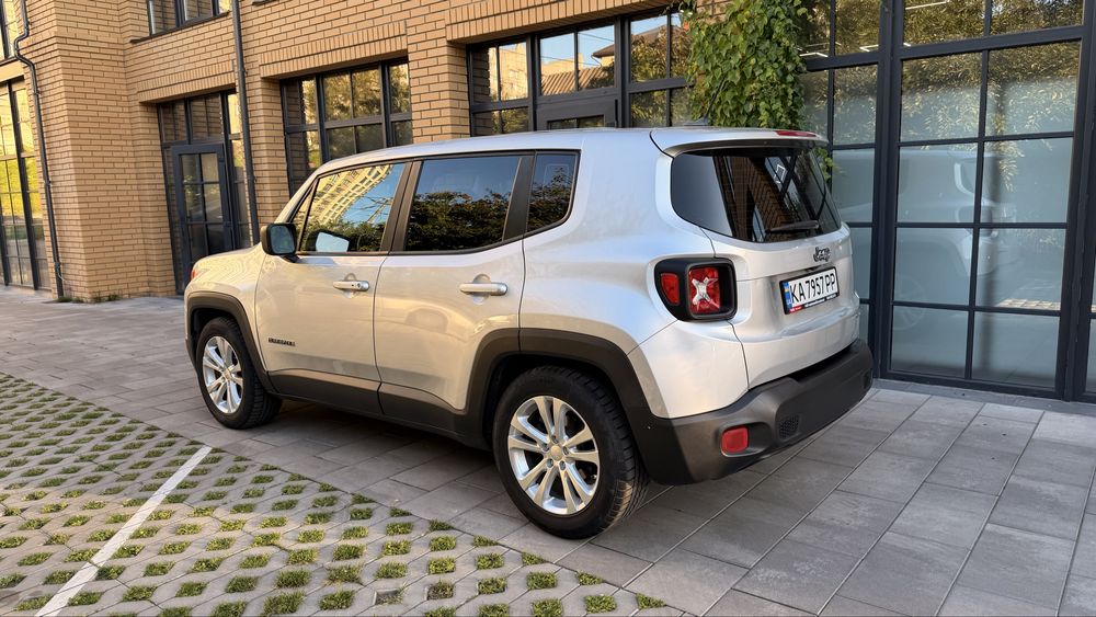 Jeep Renegade 2016 VIN ZACCJAAT8GPD36069 фото оголошення 2 з 8