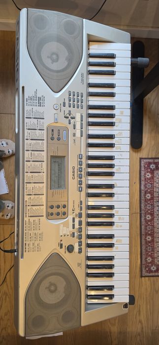 Продам синтезатор Casio