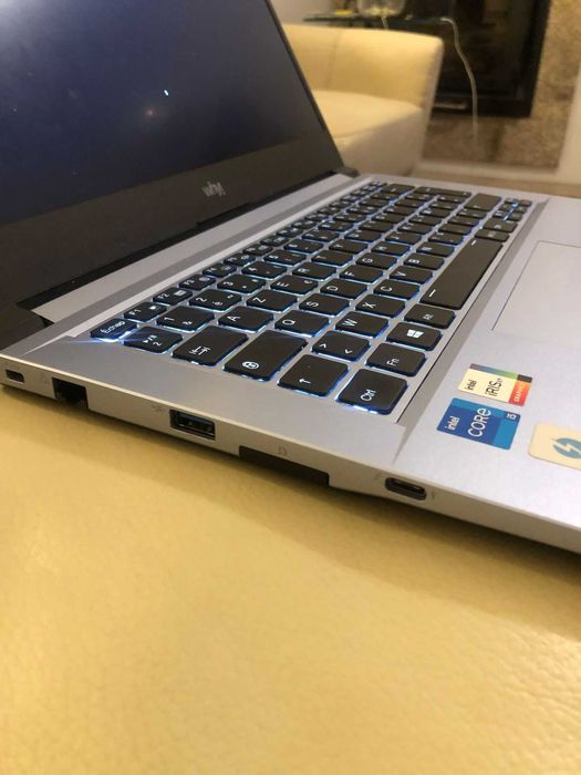 Linux Clevo NV41MZ 14", Intel Core i5-1135G7, 8 GB, DISCO 256SSD