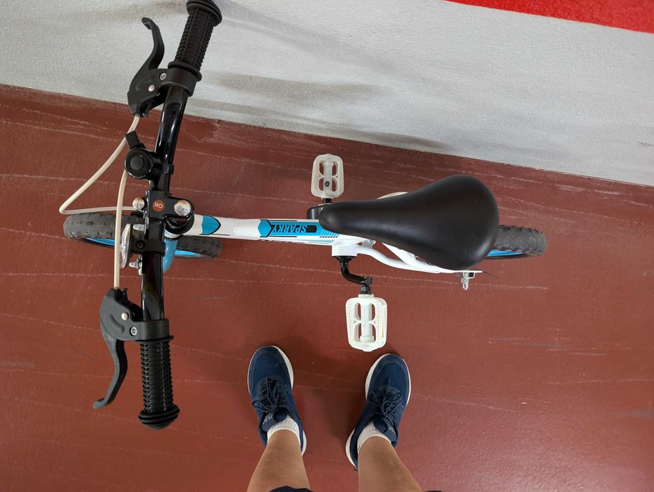 bicicleta berg criança roda 12 - 3 a 5 anos com rodinhas pouco uso