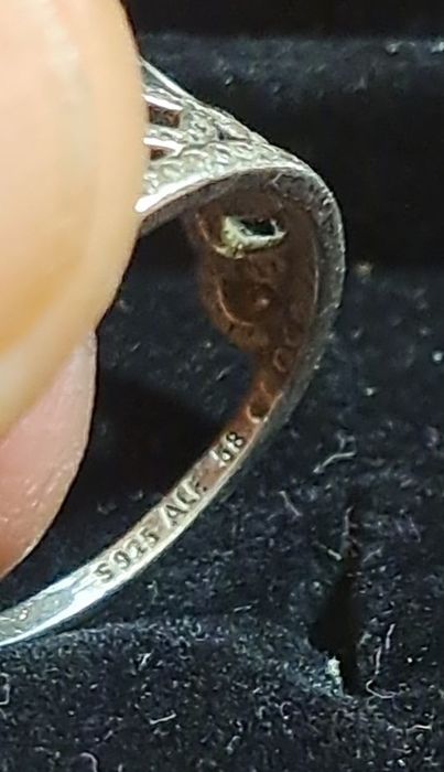 Aneis Pandora em  prata.