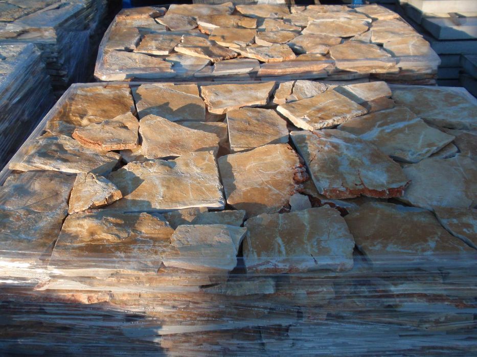 Gaviões, laje de pedra rustica