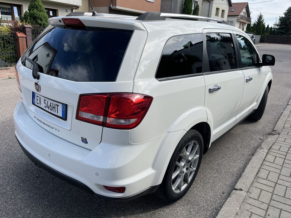 Fiat Freemont 4x4 7miejsc Alpine Kamera Hak po serwisie bezwypadkowy.