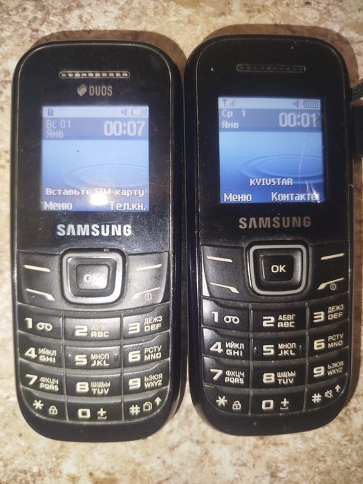 Продам дешево 2 телефона  Самсунг