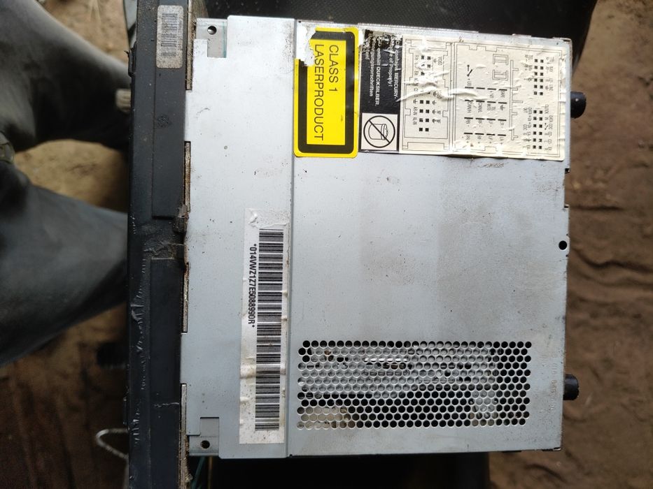 Магнітофон Passat b6 2005року