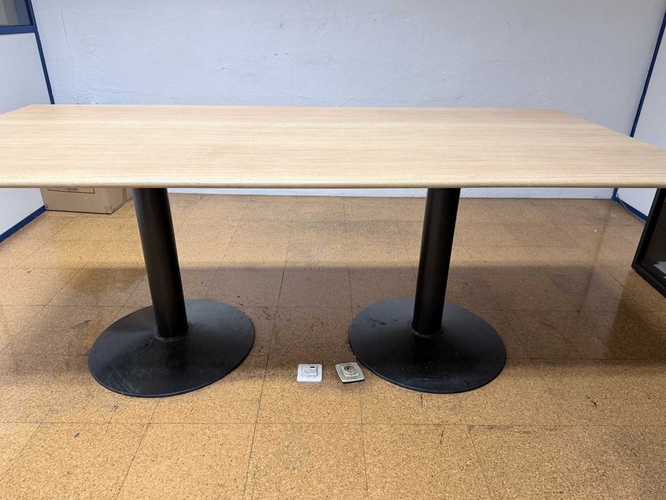 Mesa de escritório 190x90 cm com estante/vitrina