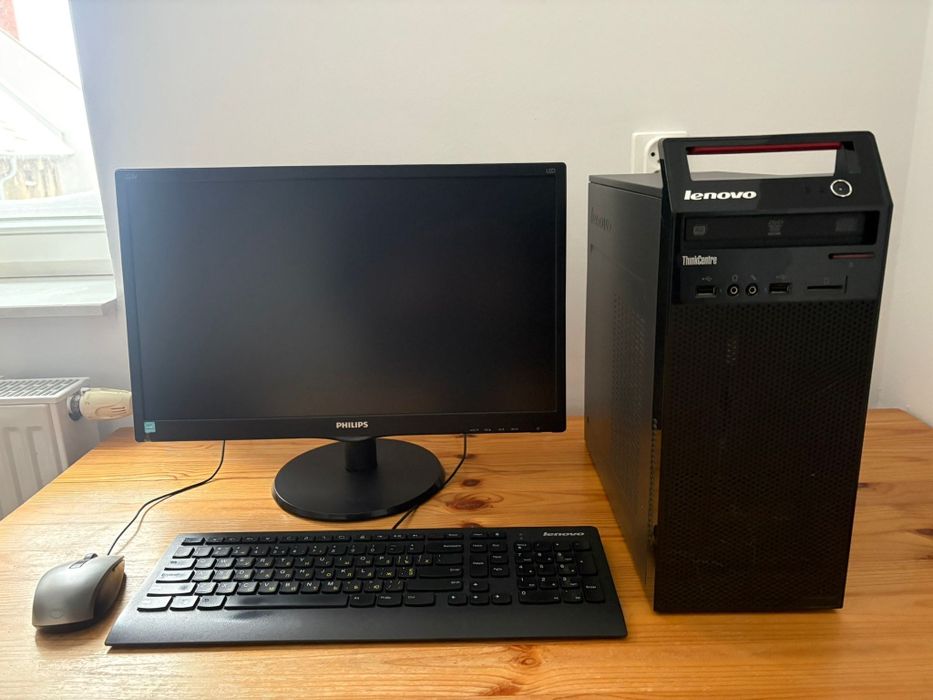 Zestaw komputerowy Lenovo z monitorem – gotowy do pracy