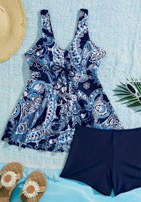 Strój kąpielowy jest bardzo ładny