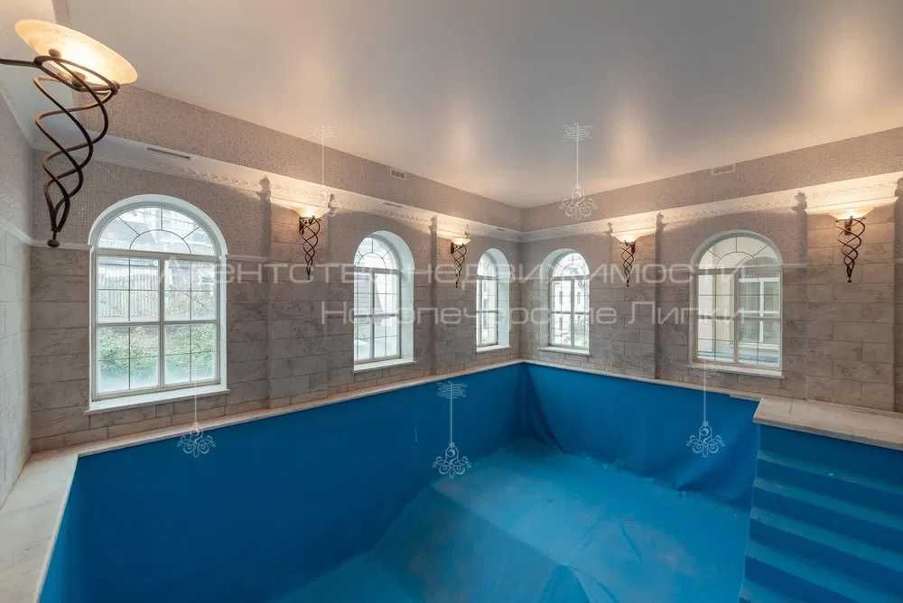 Розкішний будинок з ремонтом + бассейн Мічуріна Печерськ, Звіринецькая