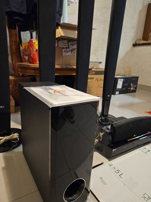 LG Home Cinema 5.1 5 colunas + 1 subwoofer 500W