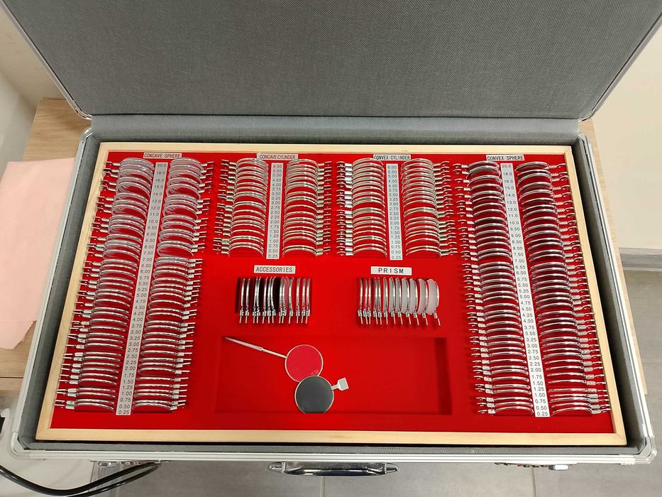 Kaseta probiercza, kaseta okulistyczna, kaseta szkieł próbnych, optyka