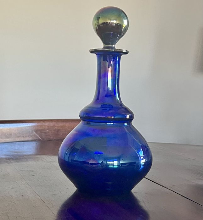 Conjunto de garrafa e  jarra  em vidro azul