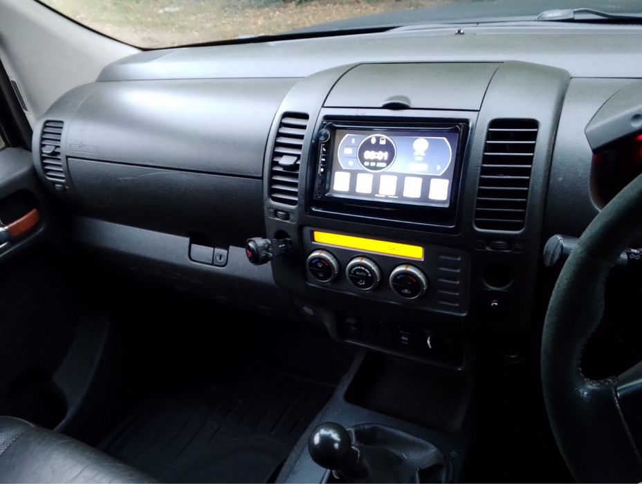 Автомобіль Пікапа Nissan Navara