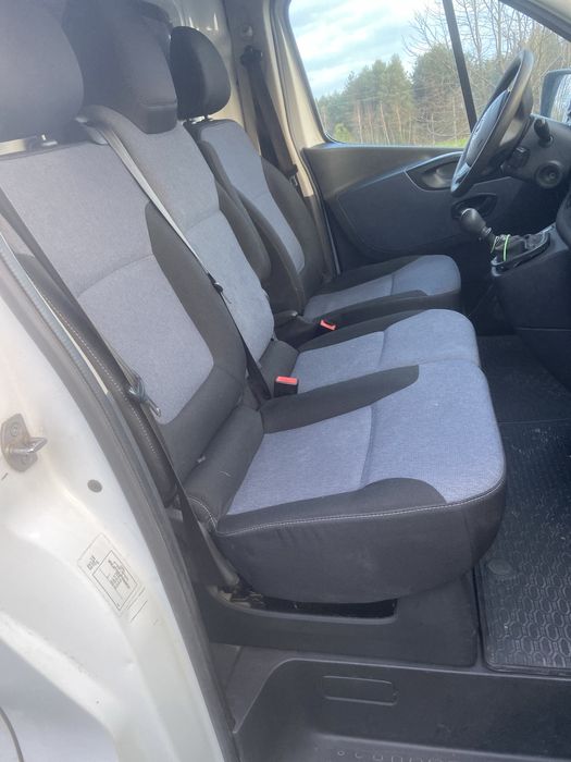 Opel vivaro.
