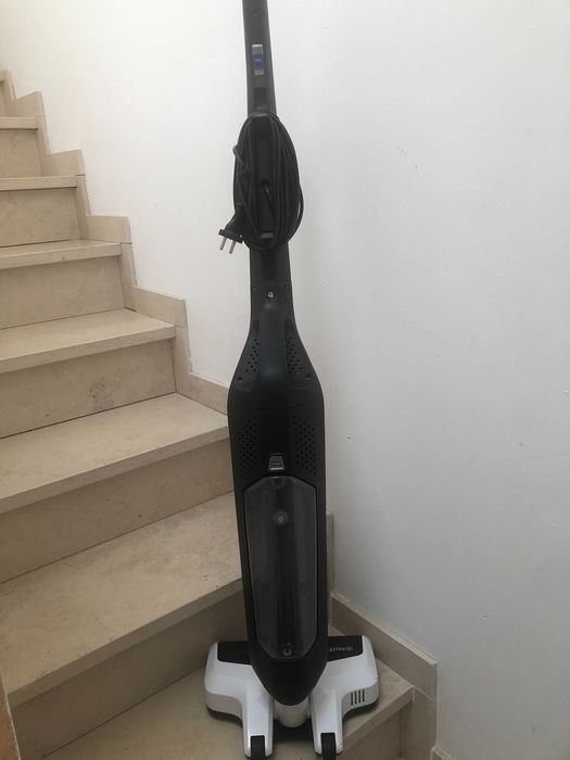 Aspirador Vertical a Água NILFISK Combi Washer