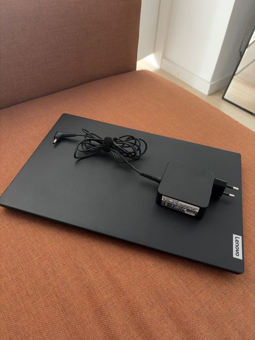 Lenovo v15 G2 i5 11. 8GB RAM. 256 GB SSD