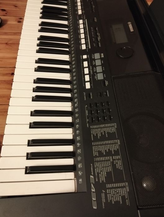 Keyboard Yamaha PSR-E433 używany+zestaw gratis