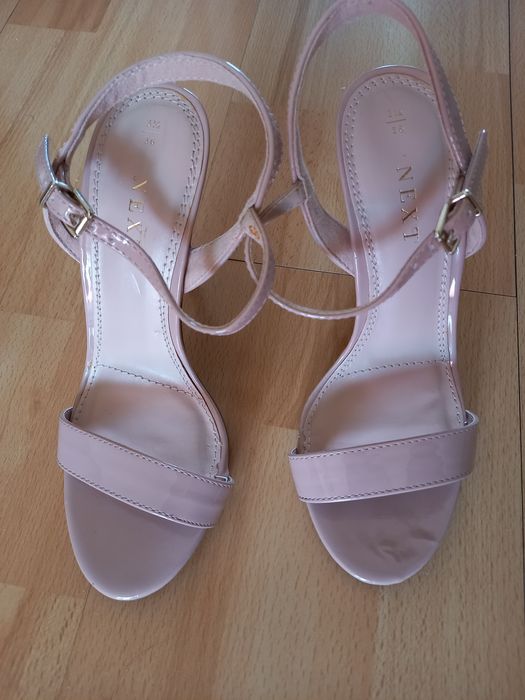 Sandałki na szpilce pudrowy róż