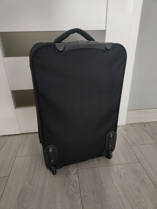 Walizka podróżna na kółkach Traveller