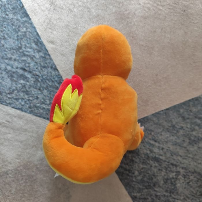 Peluche oficial Charmander (Pokémon)