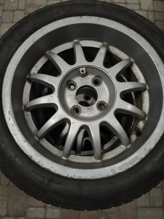 Продам комплект резини з титанами