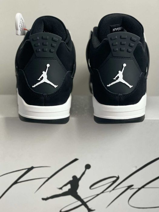 Buty Air Jordan 4 Retro White Thunder R.38