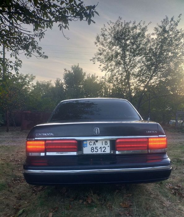 Lincoln Continental Mark VIII