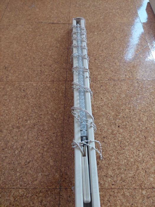 Estores/Bandas Verticais PVC - Bege - Bom Estado