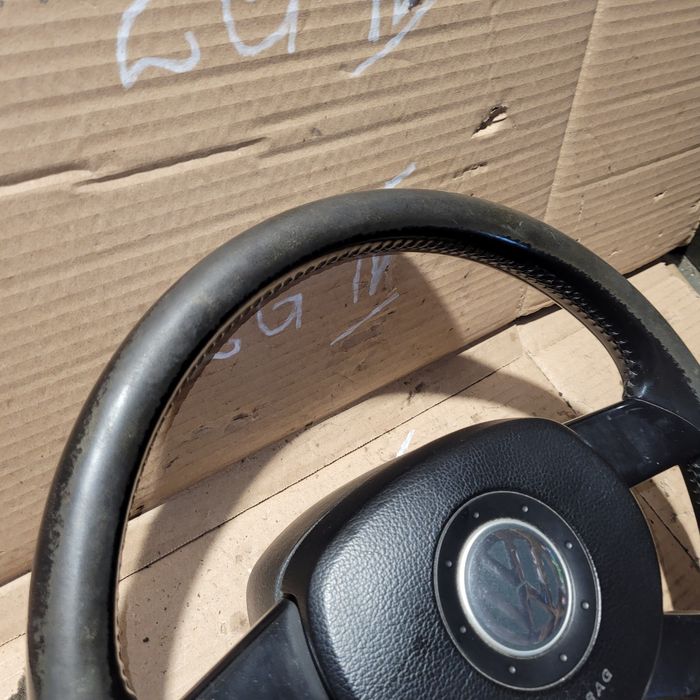 Kierownica skórzana czteroramienna z poduszką vw Touran I 2004r