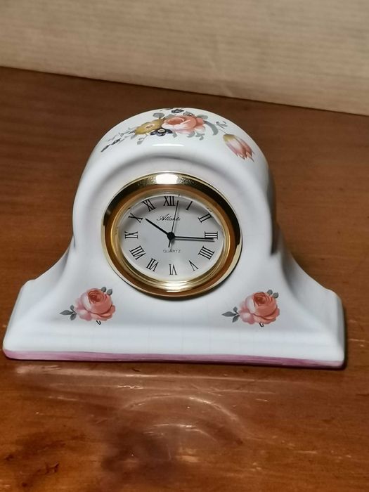 Relógio de mesa porcelana