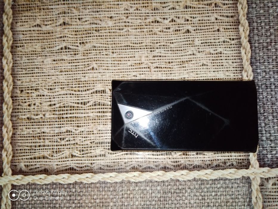 Мобильный телефон HTC P3700