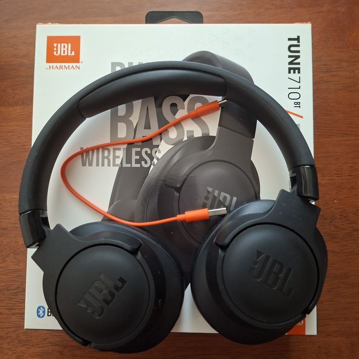 Bluetooth навушники JBL Tune710BT