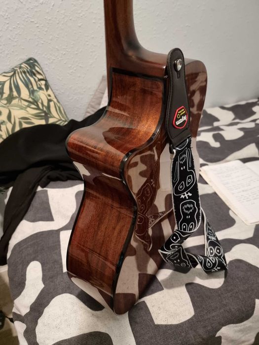 Guitarra Semi Electrica Alvarez AG60 Cear Artist Series